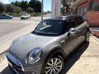 Usata Mini Cooper D Business 116 CV (85 kW) 2016 Grigio Utilitaria