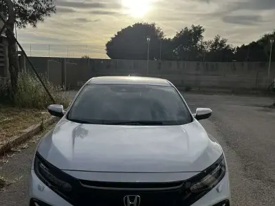 Usata Honda Civic Elegance 126 CV (92 kW) 2022 Berlina