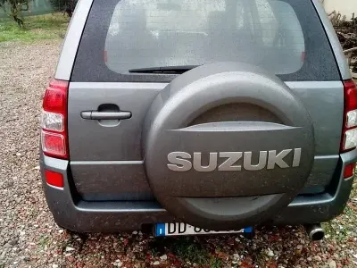 Second-hand Suzuki Vitara 129 CP (94 kW) 2006 Gri SUV