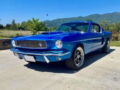 Usata Ford V8 Fastback 420 CV (308 kW) 1966 Blu/azzurro Coupé