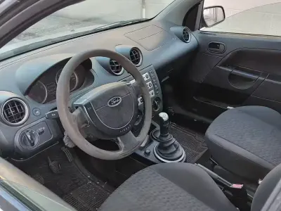 Usata Ford Fiesta 90 CV (66 kW) 2006 Utilitaria