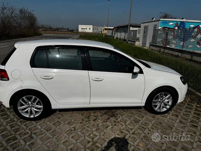 Usata VW Golf VII 110 CV (80 kW) 2012 Bianco Berlina