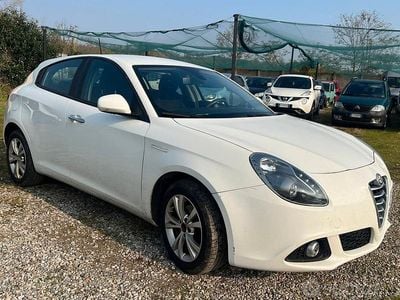 Usata Alfa Romeo Giulietta Super 120 CV (88 kW) 2016 Bianco Utilitaria