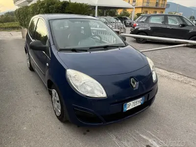 Usata Renault Twingo Dynamique 58 CV (42 kW) 2009 Bluazzurro Utilitaria