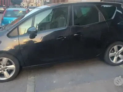 Usata Opel Meriva 101 CV (74 kW) 2010 Nero Monovolume