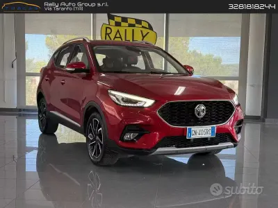 Usata MG ZS Luxury 106 CV (77 kW) 2023 Rosso SUV