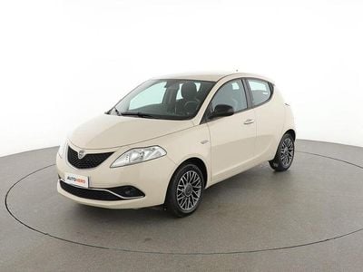 Begagnad Lancia Ypsilon Gold 95 HK (69 kW) 2016 Vit Halvkombi