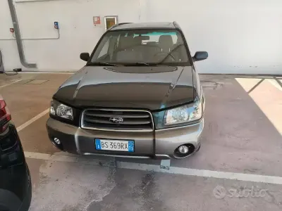 Usata Subaru Forester 125 CV (91 kW) 2002 Verde SUV