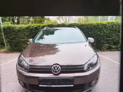 Usata VW Golf VI 105 CV (77 kW) 2010 Marrone Utilitaria