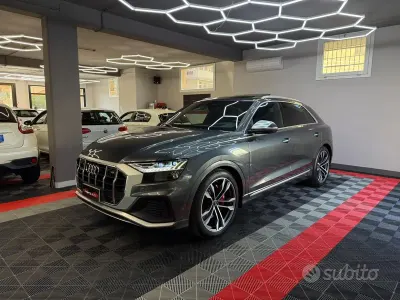 Begagnad Audi SQ8 Sport 507 HK (372 kW) 2022 Grå SUV