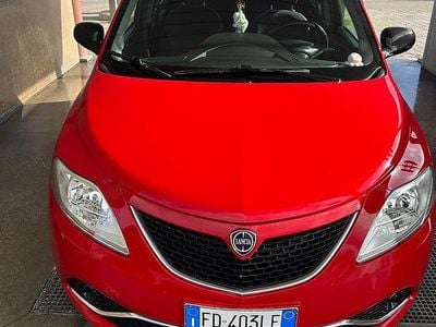 Usata Lancia Ypsilon 95 CV (69 kW) 2016 Rosso Utilitaria