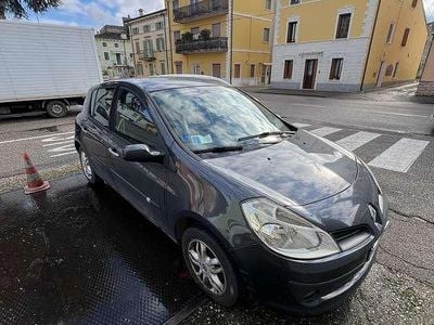 Usata Renault Clio II 75 CV (55 kW) 2008 Berlina