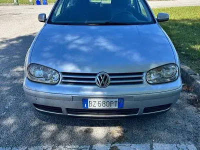 Usata VW Golf IV 131 CV (96 kW) 2002 Grigio Berlina