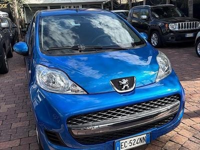 Blu Usata 2010 Peugeot 107 Utilitaria | 5500 € (Buon prezzo)