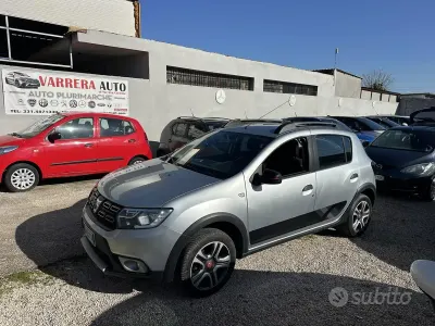Gebraucht Dacia Sandero Stepway 95 PS (69 kW) 2019 Grau Limousine