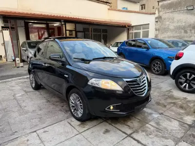 Begagnad Lancia Ypsilon S 95 HK (69 kW) 2013 Svart Halvkombi