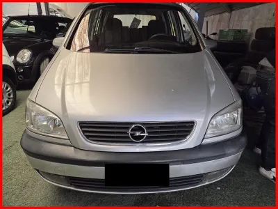 Usata Opel Zafira 100 CV (73 kW) 2001 Grigio Monovolume