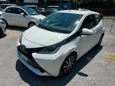 Usata Toyota Aygo 69 CV (50 kW) 2017 Bianco Utilitaria