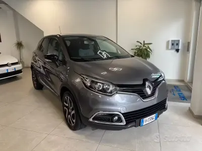 Gebraucht Renault Captur Intens 120 PS (88 kW) 2018 Grau SUV