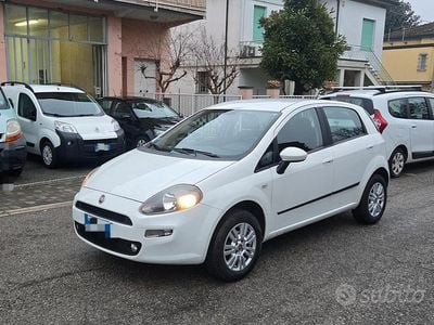 Bianco Usata 2015 Fiat Punto Lounge Berlina | 5500 € (Buon prezzo)