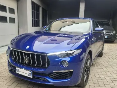 Usata Maserati Levante GT 330 CV (242 kW) 2022 Blu/azzurro SUV