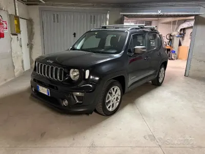 Käytetty Jeep Renegade Limited 130 HP (95 kW) 2022 Musta Katumaasturi