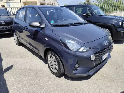Usata Hyundai i10 Prime 67 CV (49 kW) 2022 Grigio Utilitaria