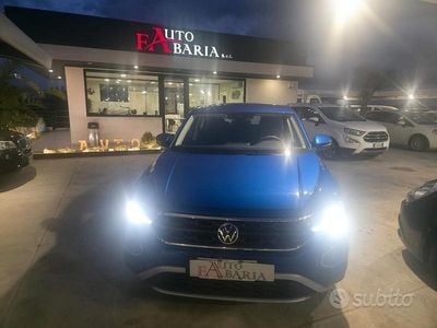 Usata VW T-Roc Style 110 CV (80 kW) 2022 Blu SUV
