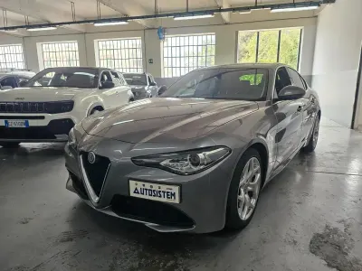 Käytetty Alfa Romeo Giulia Executive 190 HP (139 kW) 2019 Harmaa Sedan