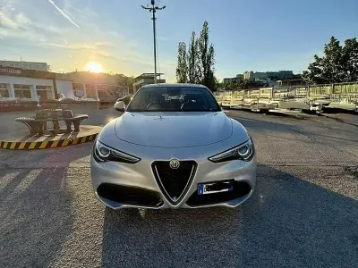 Käytetty Alfa Romeo Stelvio 190 HP (139 kW) 2021 Katumaasturi