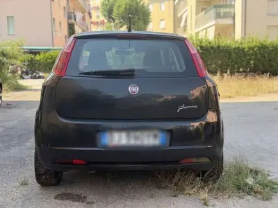 Usata Fiat Grande Punto Active 65 CV (47 kW) 2008 Nero Utilitaria