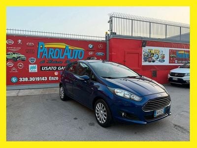 Usata Ford Fiesta Titanium 75 CV (55 kW) 2014 Blu Utilitaria