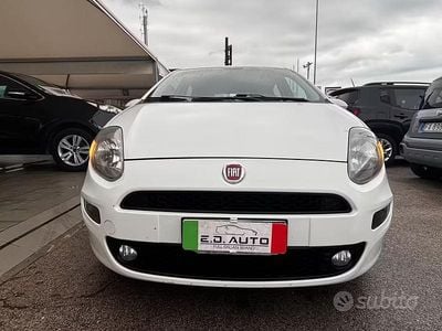 Usata Fiat Punto Lounge 85 CV (62 kW) 2015 Bianco Utilitaria