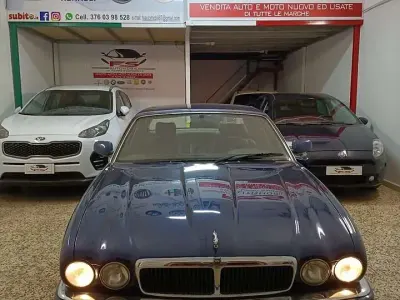 Usata Jaguar XJ6 212 CV (155 kW) 1996 Blu/azzurro Berlina