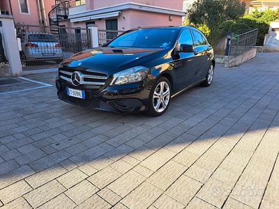 Usata Mercedes A180 109 CV (80 kW) 2014 Nero Berlina