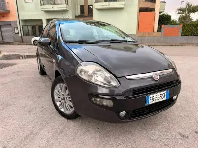 Begagnad Fiat Punto Evo Emotion 77 HK (56 kW) 2010 Grå Halvkombi