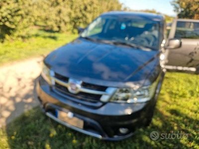 Usata Fiat Freemont 170 CV (125 kW) 2014 Grigio SUV