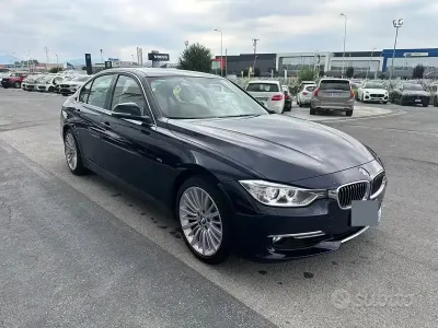 Usata BMW 328 Luxury Line 245 CV (180 kW) 2012 Blu Berlina