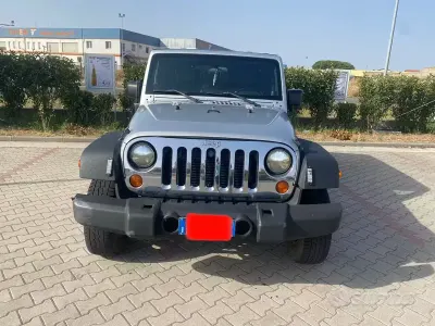 Usata Jeep Wrangler Unlimited Sahara 177 CV (130 kW) 2010 Grigio SUV