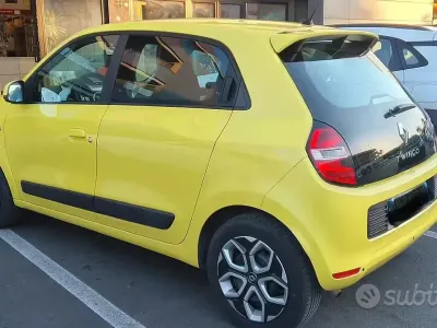 Usata Renault Twingo 69 CV (50 kW) 2015 Giallo Utilitaria