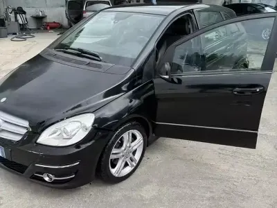 Usata Mercedes 180 109 CV (80 kW) 2009 Nero Berlina
