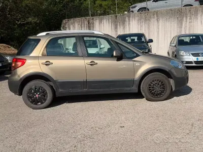 Usata Fiat Sedici 120 CV (88 kW) 2008 Marrone SUV