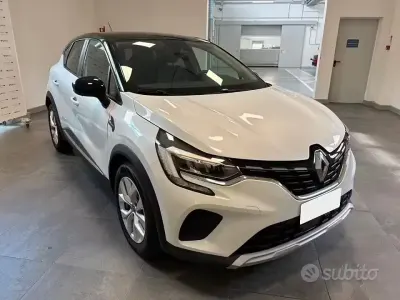 Usata Renault Captur Zen 101 CV (74 kW) 2021 Bianco SUV