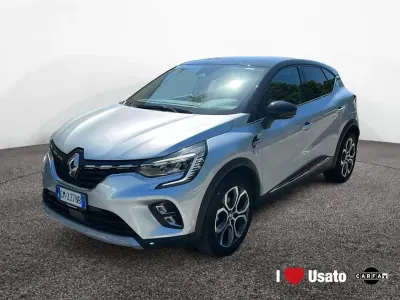 Usata Renault Captur Intens 101 CV (74 kW) 2023 Grigio SUV