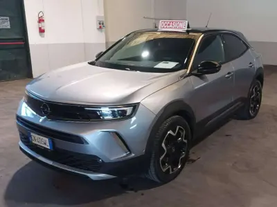 Usata Opel Mokka Ultimate 136 CV (100 kW) 2023 Kontrast silver/tetto nero SUV