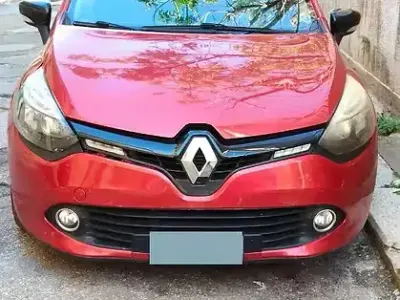 Usado Renault Clio IV 75 CV (55 kW) 2014 Rojo Berlina