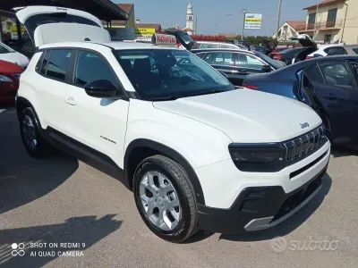 Usata Jeep Avenger Altitude 101 CV (74 kW) 2024 Bianco SUV