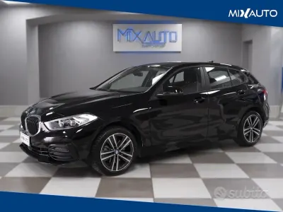 Usata BMW 118 Advantage 150 CV (110 kW) 2022 Nero Utilitaria