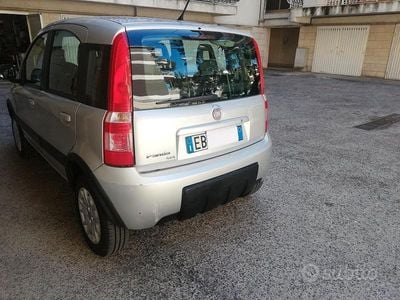 Occasion Fiat Panda 4x4 Climbing 69 ch (50 kW) 2011 Argent Citadine