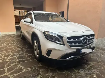 Usata Mercedes GLA220 Executive 184 CV (135 kW) 2019 Bianco SUV